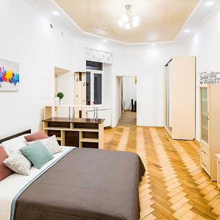 Bright And Cozy Apart With Balcony Lviv Exterior photo